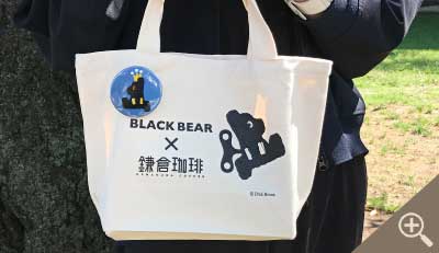 BLACK BEAR × 鎌倉珈琲 コラボ限定 缶バッジ付きミニトート/ナチュラル